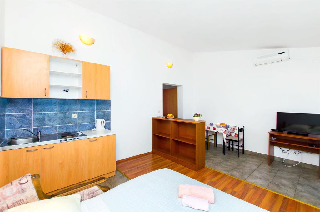 Apartments Tomislav Exterior photo